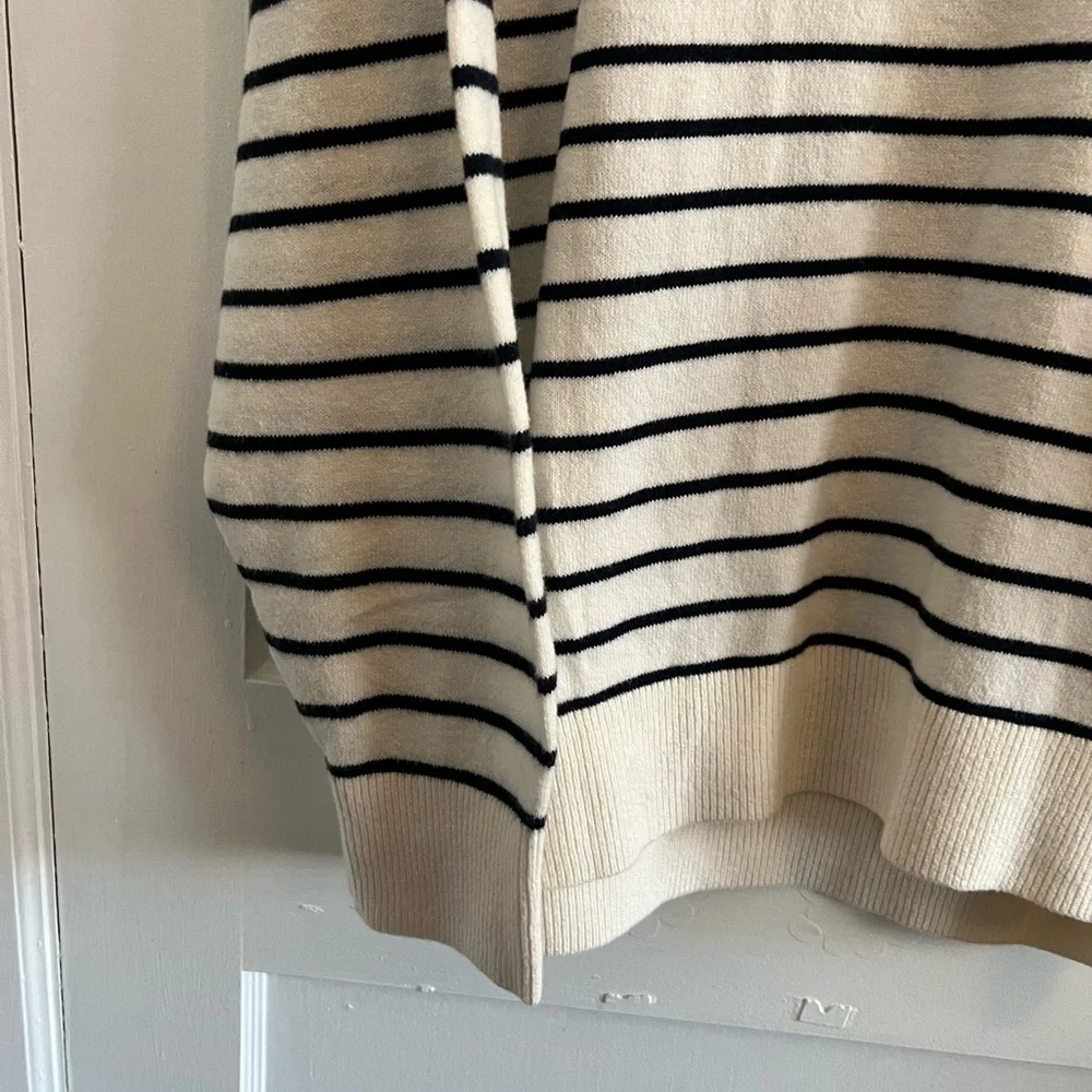 Old Navy Stripe Cream and Black Cozy Ribbed Knit Sweater Size XXXL NWT 3x - Picture 4 of 4